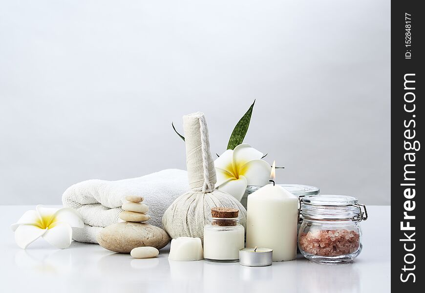 Herbal Compress And Spa Massage