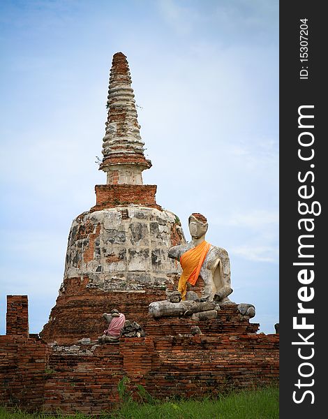 Ruin buddha with the old pagoda in thailand