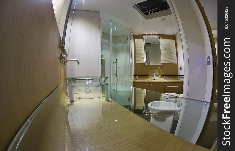 Luxury Yacht Continental 80, Master Bathroom