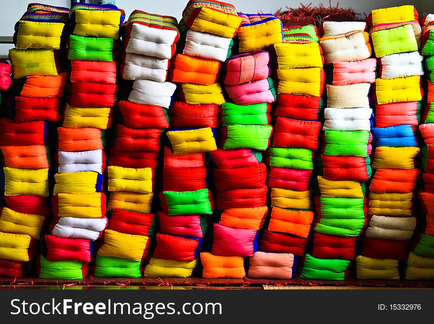 A many pillow are colour full
