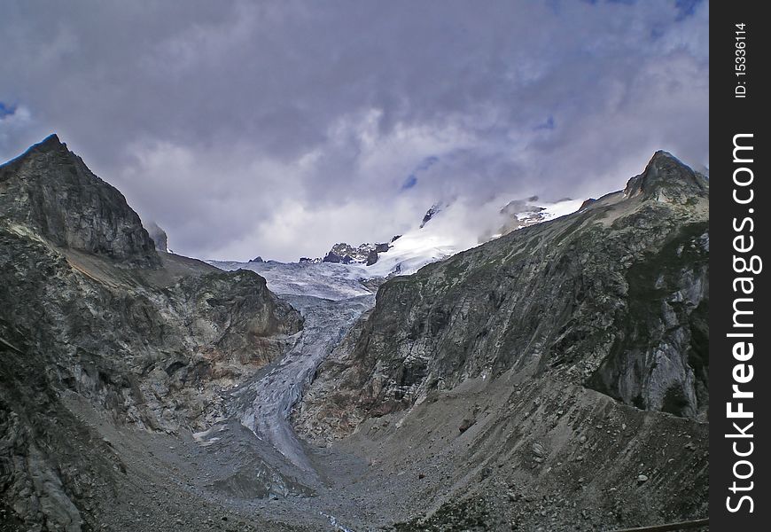 Glacier of pre de bar in val ferret