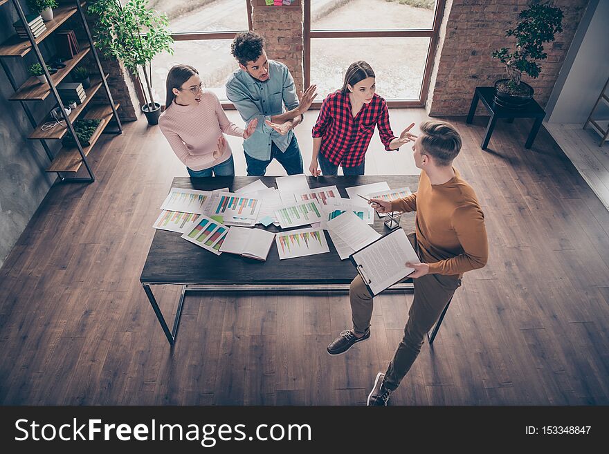 Top above high angle view photo of millennial attractive have speak talk say scream shout gestures avoid stop wear plaid