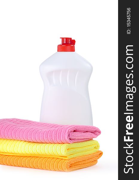 Detergent for cleaning cloths colored