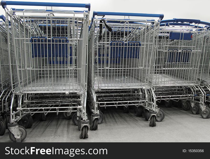 The image of shopping trolleys stands at the supermarket