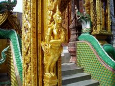 Golden Statue Royalty Free Stock Photos Golden Statue Royalty Free Stock Photos