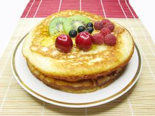 Sweet Pancakes With Fruits Stock Images Sweet Pancakes With Fruits Stock Images