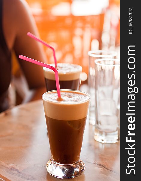 Caffè shakerato, could coffee with straws