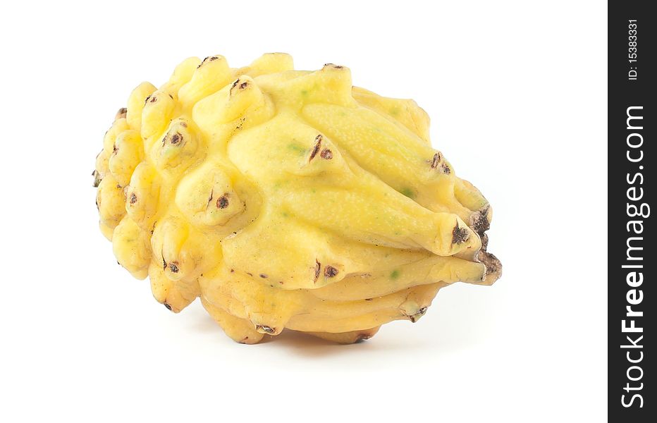 Native to south america and central america, the yellow pitahaya differs from the red dragon fruit, its asian counterpart. Native to south america and central america, the yellow pitahaya differs from the red dragon fruit, its asian counterpart.