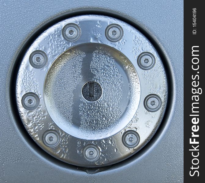 Design fuel cap with droplets - metal lock