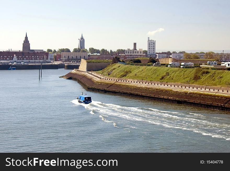 Look from the English Channel to the port of Calais