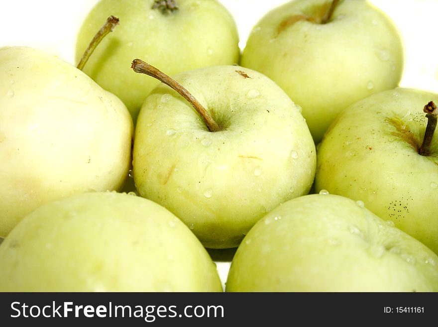 Fresh apples ready to be eaten