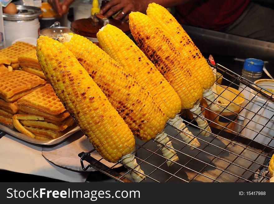 Roasted sweet corns were sold at puhket night market