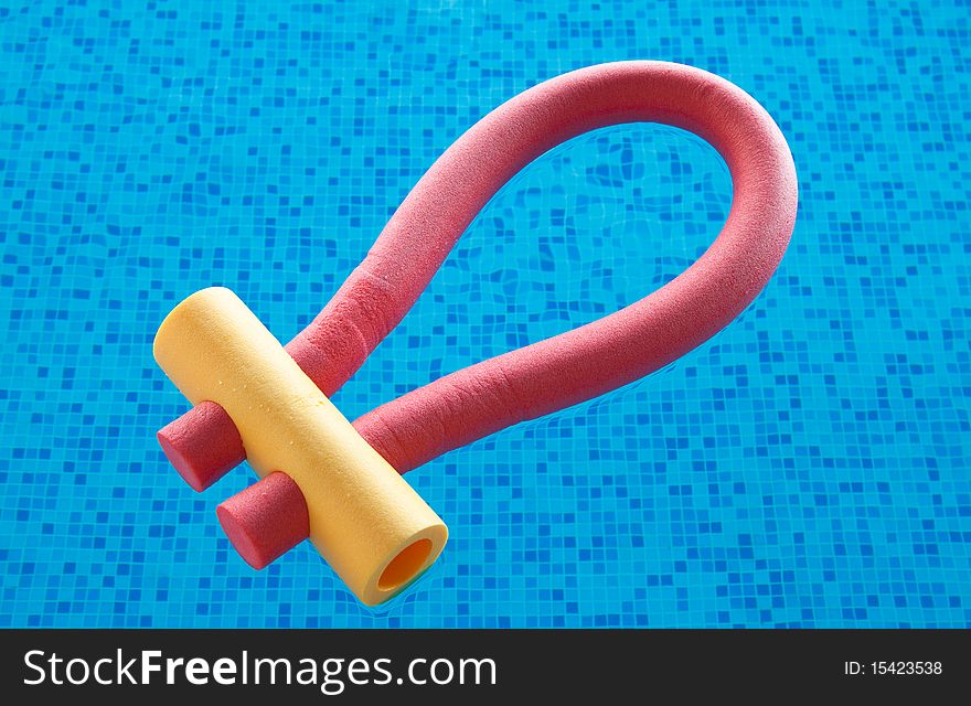 Rim from a floating material. Pool Noodle.