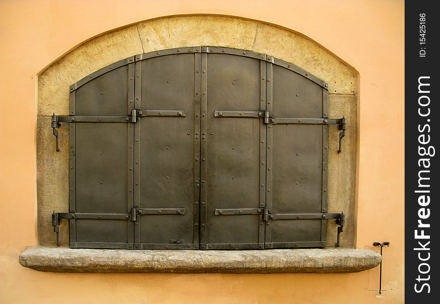Safe deposit - retro (old door)