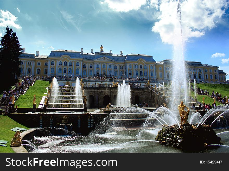 Grand Petehof S Palace With Fountains