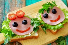 Close Up Of Funny Sandwiches The Faces Of A Girl And A Boy For A School Lunch. Concept Back To School Royalty Free Stock Photography Close Up Of Funny Sandwiches The Faces Of A Girl And A Boy For A School Lunch. Concept Back To School Royalty Free Stock Photography