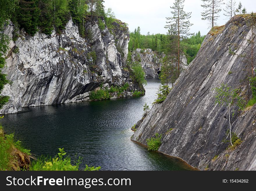 Old Marble Canyon and lake