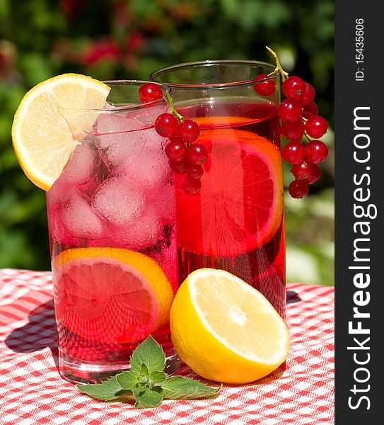 Fresh fruits cocktails with berries