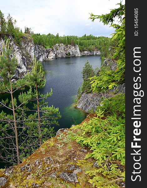 Old Marble Canyon and lake