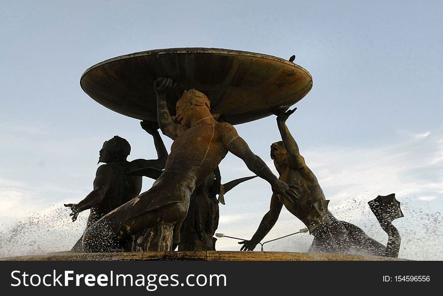 Sculpture, Statue, Fountain, Monument, Water feature, Art