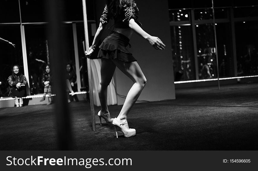 Leica M9p Hk Pole Dance