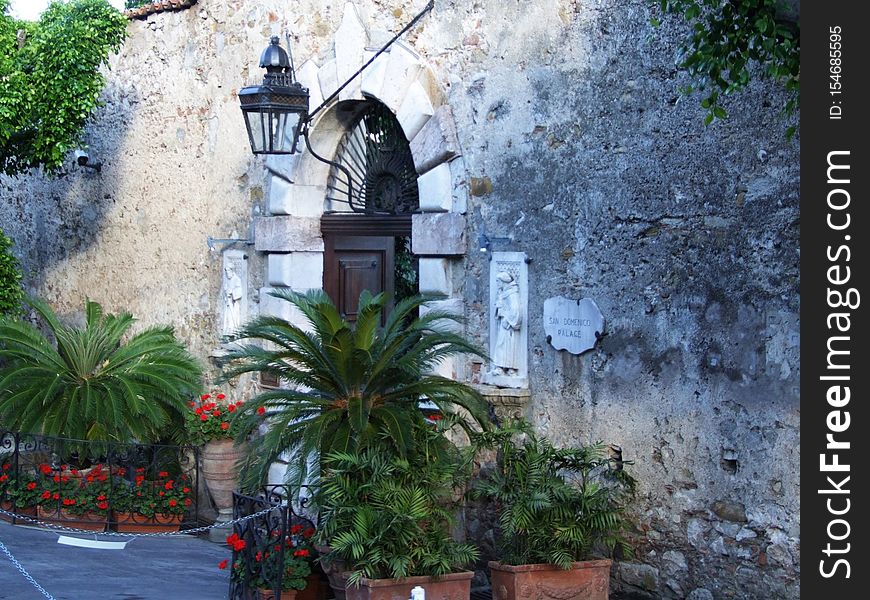 Hotel San Domenico-Taormina-Sicilia-Italy - Creative Commons by gnuckx