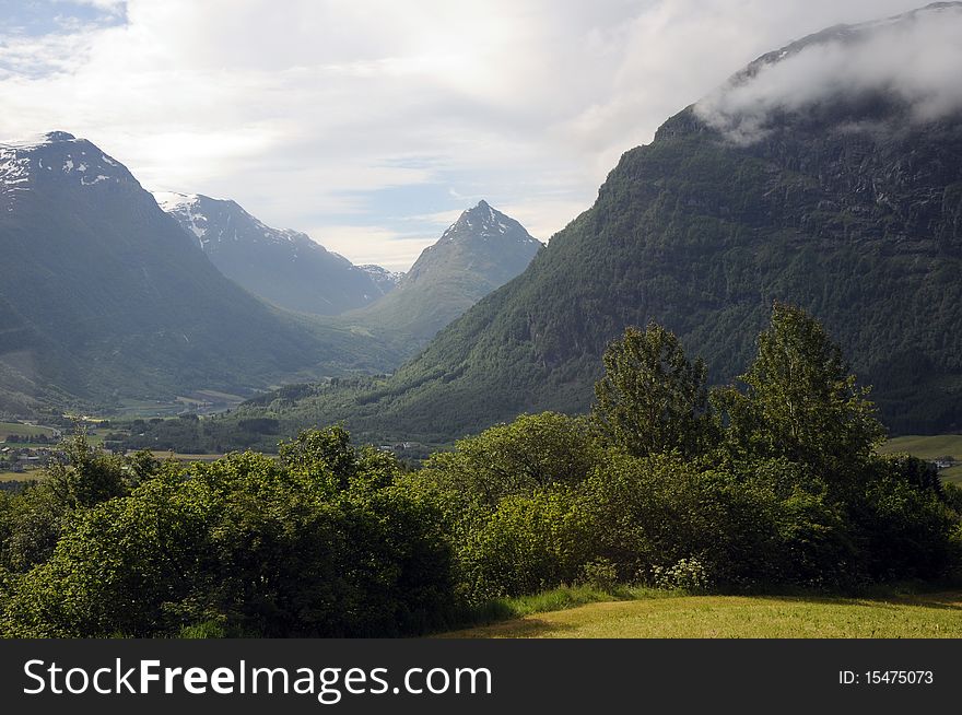 Jagged peaks in the remote Stardalen valley. Jagged peaks in the remote Stardalen valley