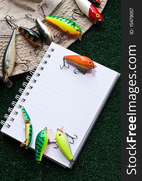 One paper note and fishing tool. One paper note and fishing tool