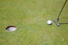 Golf Hole With Ball And Flag Royalty Free Stock Images Golf Hole With Ball And Flag Royalty Free Stock Images