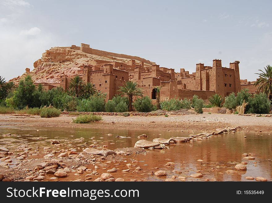 Stones placed across the river provide an access to Ait Benhaddou. Stones placed across the river provide an access to Ait Benhaddou