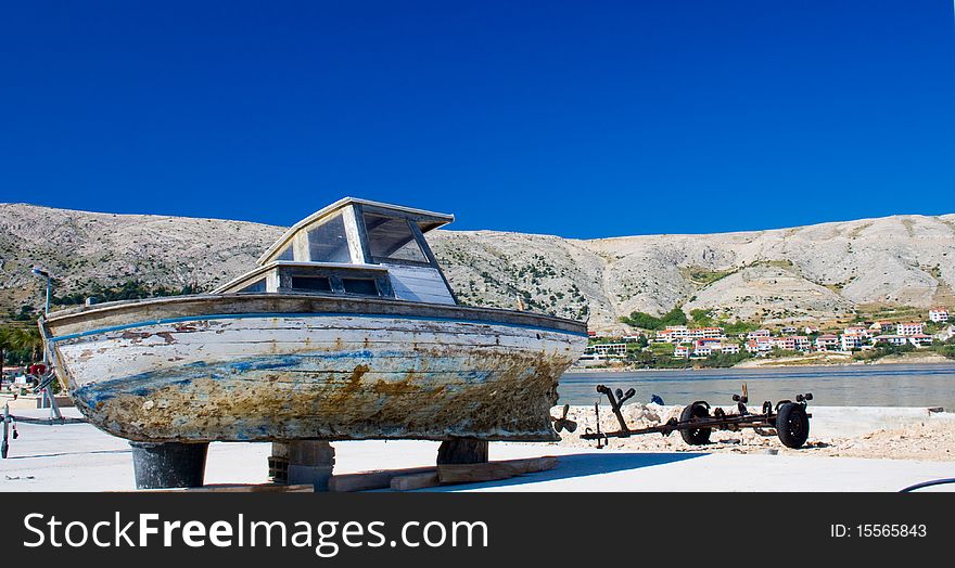 Boat in the port, ready to repair