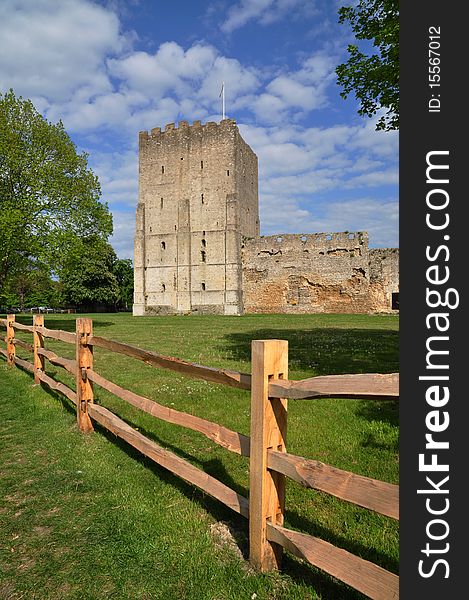 Castle located in south great britain near Portsmouth. Castle located in south great britain near Portsmouth