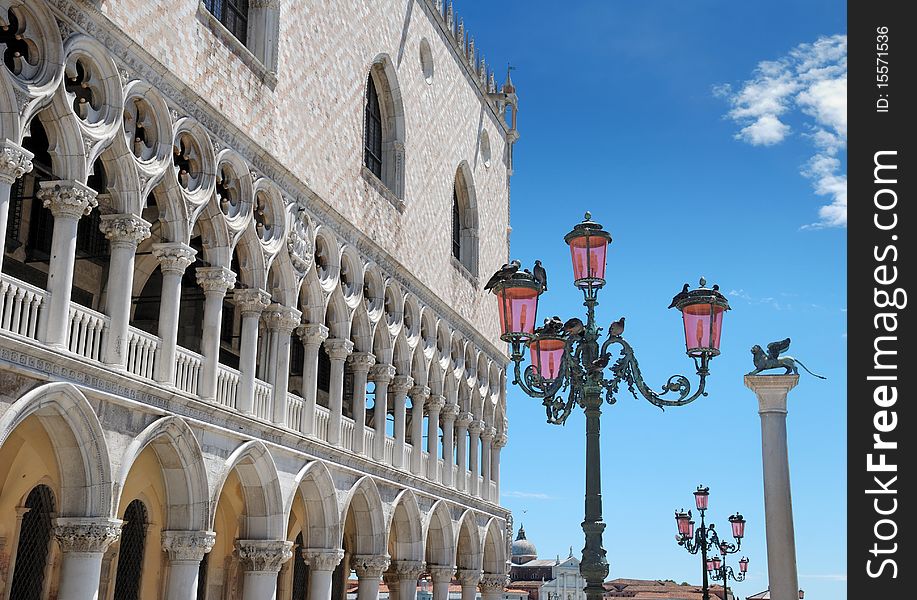 The Doge's palace and the column of the Lion of Saint Mark in Venice, Italia. The Doge's palace and the column of the Lion of Saint Mark in Venice, Italia.