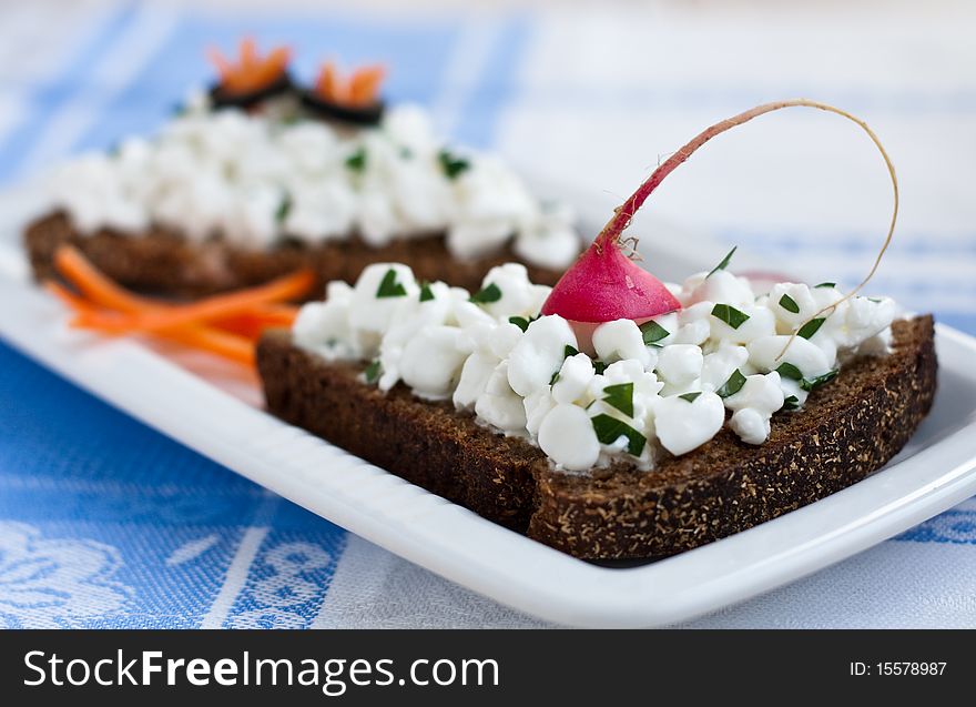 Rye bread with cottage cheese, radish and paprika. Rye bread with cottage cheese, radish and paprika