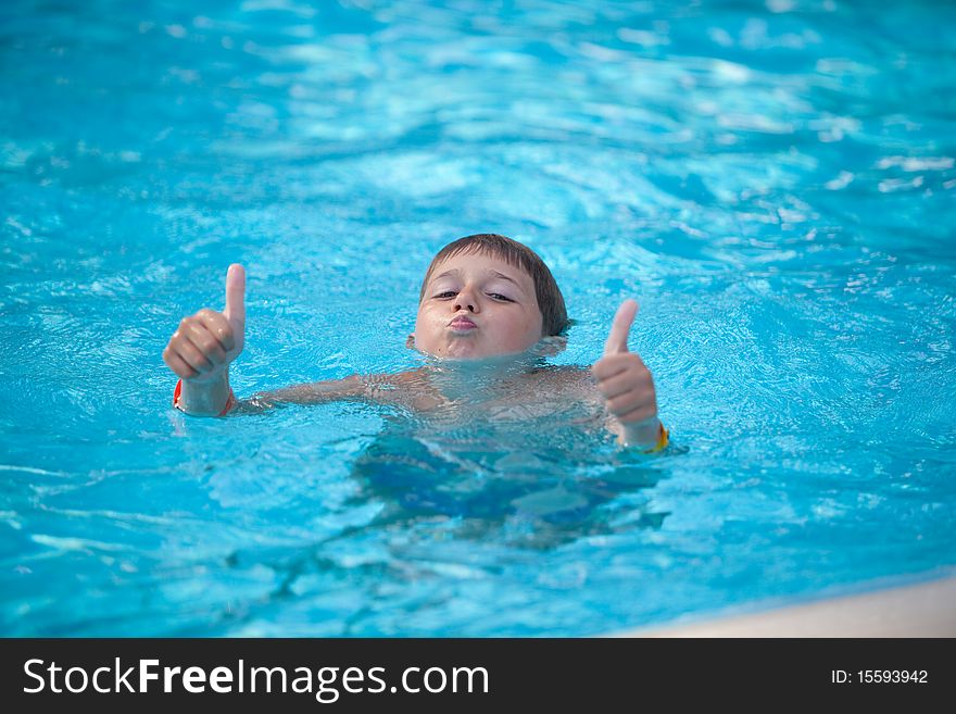 Swimming finger into pool ok. Swimming finger into pool ok