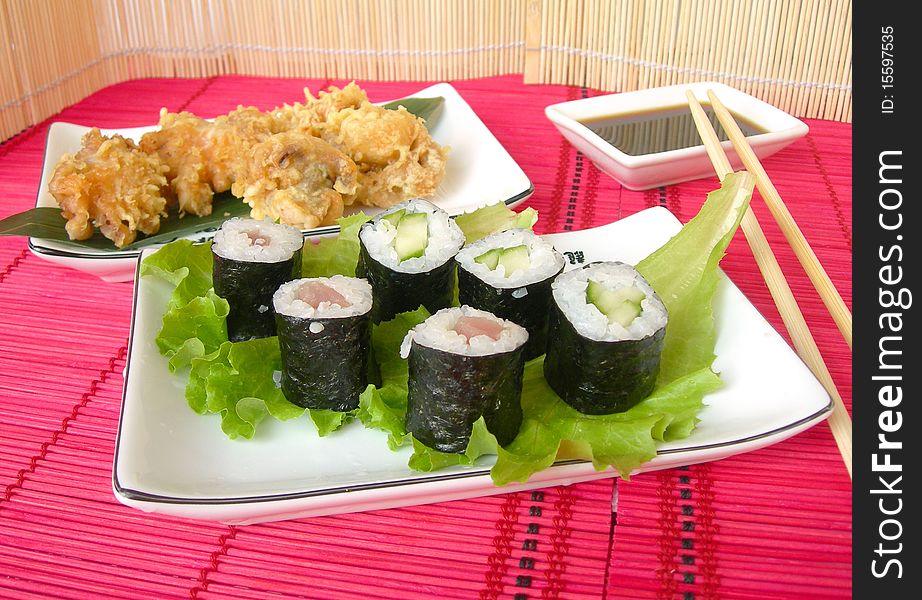 The dishes of Japanese cuisine are shown in the picture. The dishes of Japanese cuisine are shown in the picture.