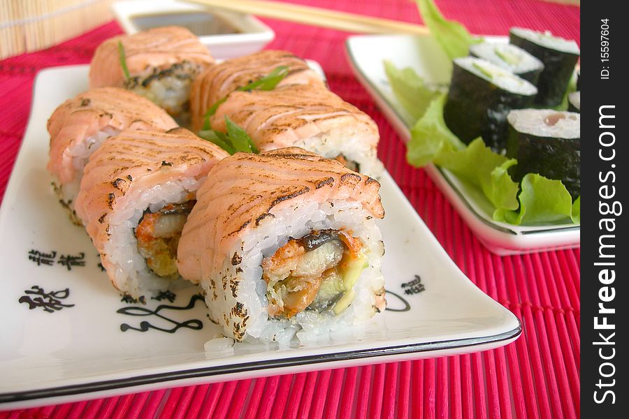 Rolls, Sushi.