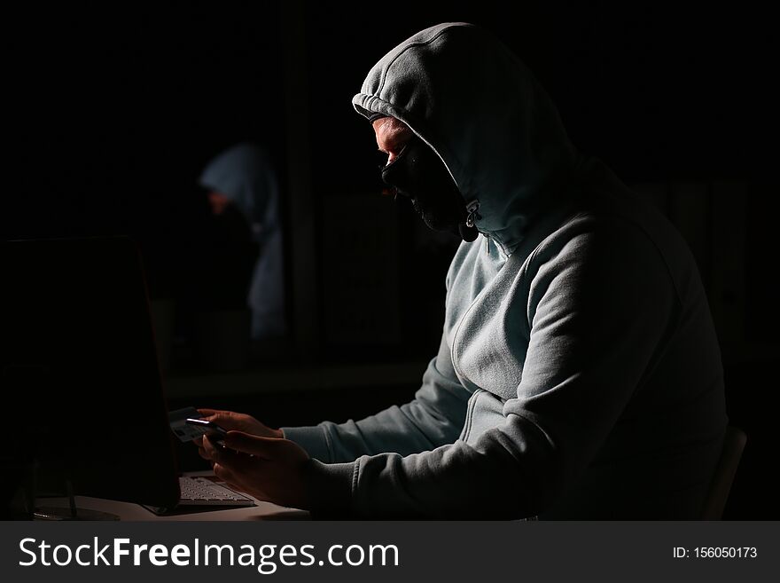 Man Carder In Mask Connect To Darknet
