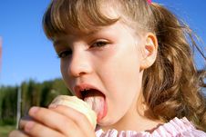 The Child Eats Ice-cream Royalty Free Stock Images
