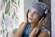 Young Woman Listening Music Royalty Free Stock Photo Young Woman Listening Music Royalty Free Stock Photo