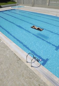 Woman Relax On Swimming Pool Royalty Free Stock Photography Woman Relax On Swimming Pool Royalty Free Stock Photography