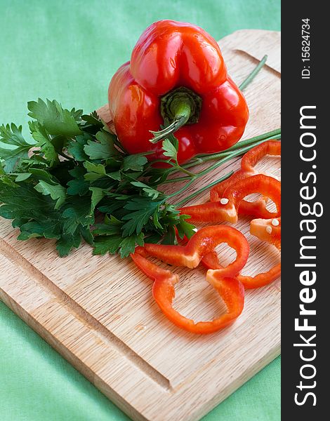 Red paprika (bell pepper) and parsley