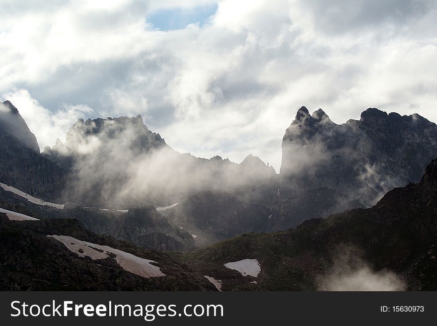 After the shouer clouds go with the wind under the highlands. After the shouer clouds go with the wind under the highlands