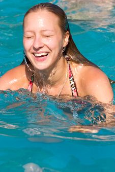 Girl Swimming Royalty Free Stock Photography Girl Swimming Royalty Free Stock Photography
