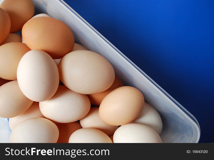 These eggs are eggs from hens of an organic farm. These eggs are eggs from hens of an organic farm.