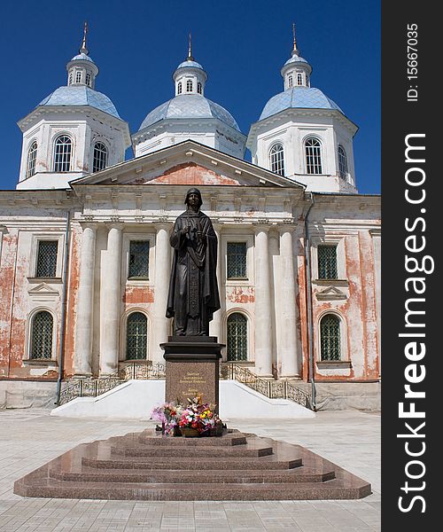 Voskresensky cathedral and monument of Anna Kashinskaya. Kashin, Russia. Voskresensky cathedral and monument of Anna Kashinskaya. Kashin, Russia.