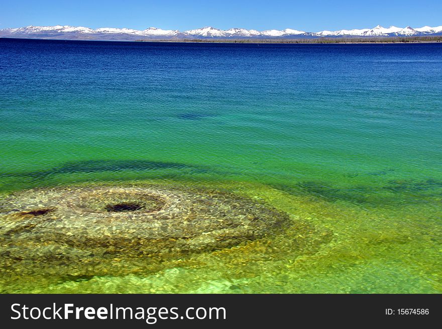 Geothermal features & Yellowstone Lake