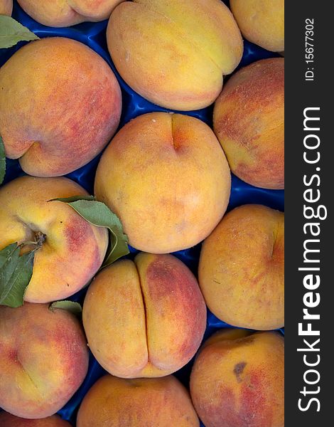 Fruit  peaches  fresh  ripe