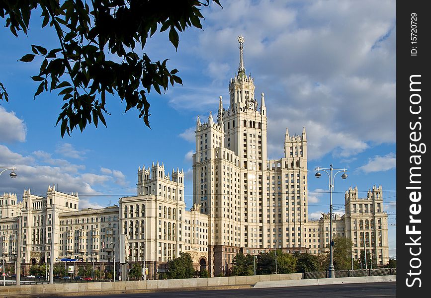 Moscow Stalin large apartment house on the river