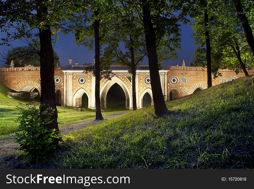 Park Tsaritsino. Old bridge